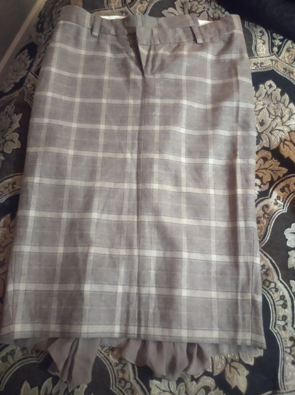 L.a.m.b. Plaid  Pencil Skirt with Ruffle Hem Size 8